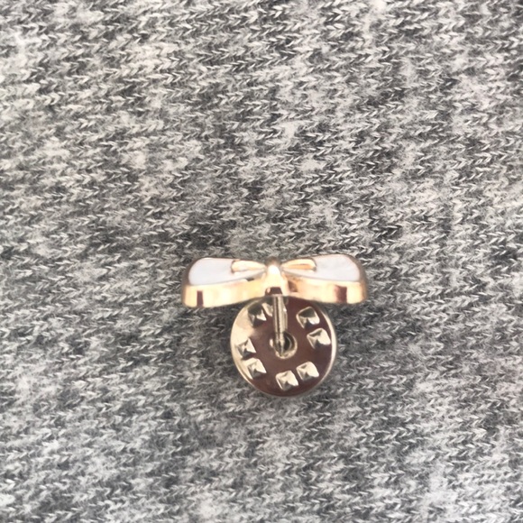 9 pairs of decorative pins bundle - Picture 10 of 13